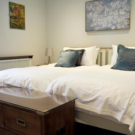 The Dog & Gun Inn Netheravon Room photo