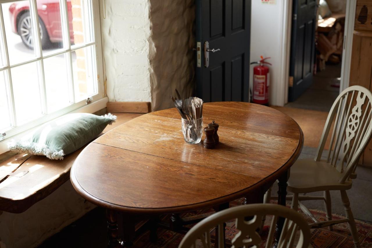 The Dog & Gun Inn Netheravon Exterior photo