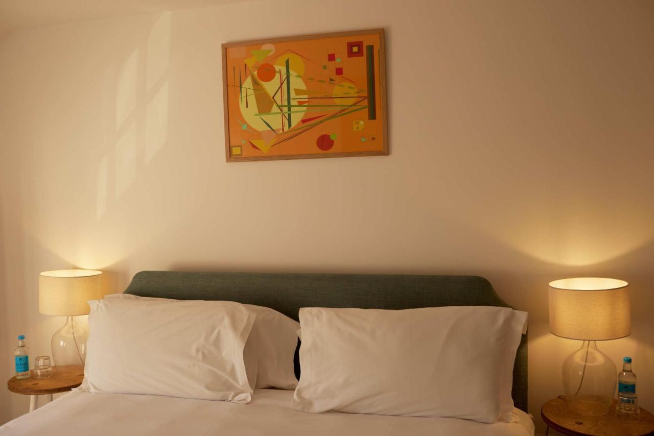 The Dog & Gun Inn Netheravon Room photo