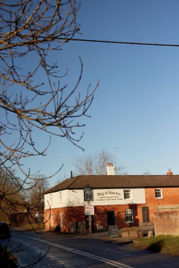 The Dog & Gun Inn Netheravon Exterior photo